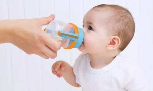 宝宝2岁前不喝这3种水,尤其是最后一种,80 家长不知道